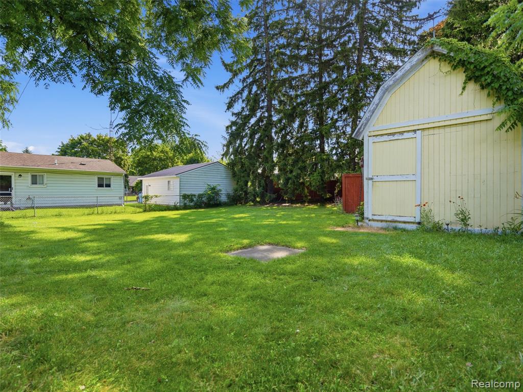 216 Bush Street Howell, MI 48843 - Photo 29 of 35