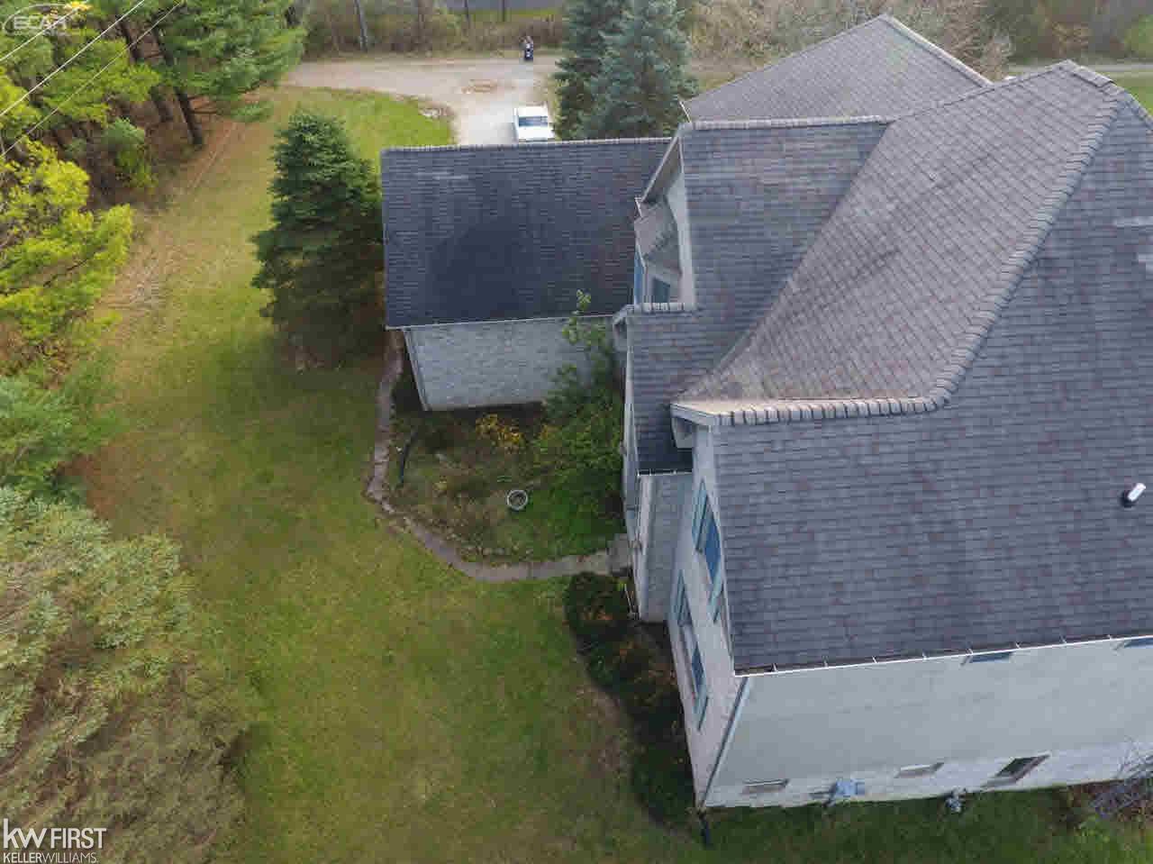 1833 North Summers Road Imlay City, MI 48444 - Photo 7 of 56 21392189-6.JPG