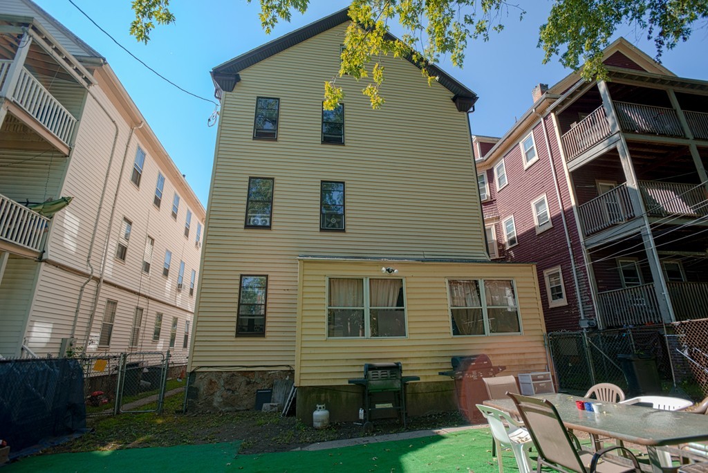 20 Vesta Road Boston, MA 02124 - Photo 2 of 16