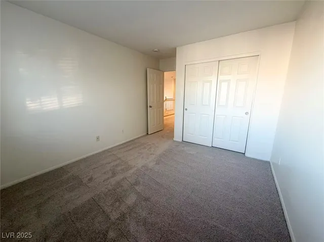 $2,000 | 7365 West Shelbourne Avenue, Las Vegas, NV 89113