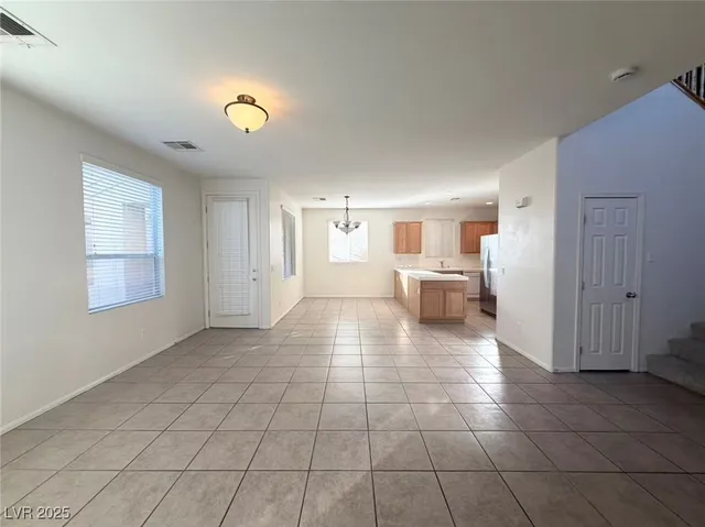 $2,000 | 7365 West Shelbourne Avenue, Las Vegas, NV 89113