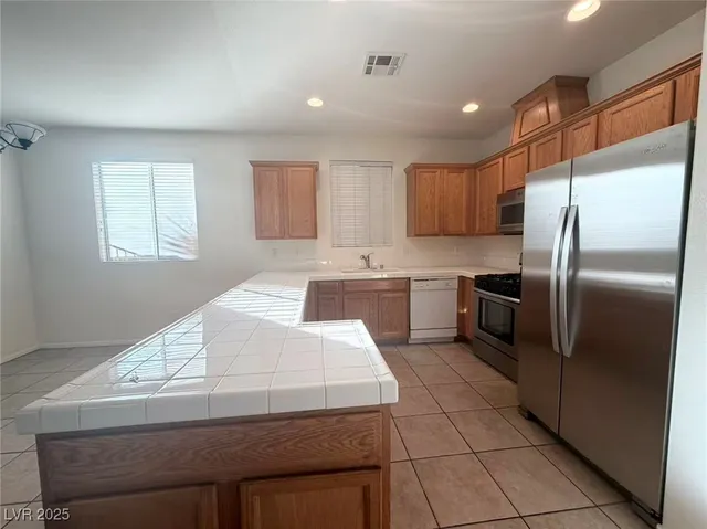 $2,000 | 7365 West Shelbourne Avenue, Las Vegas, NV 89113