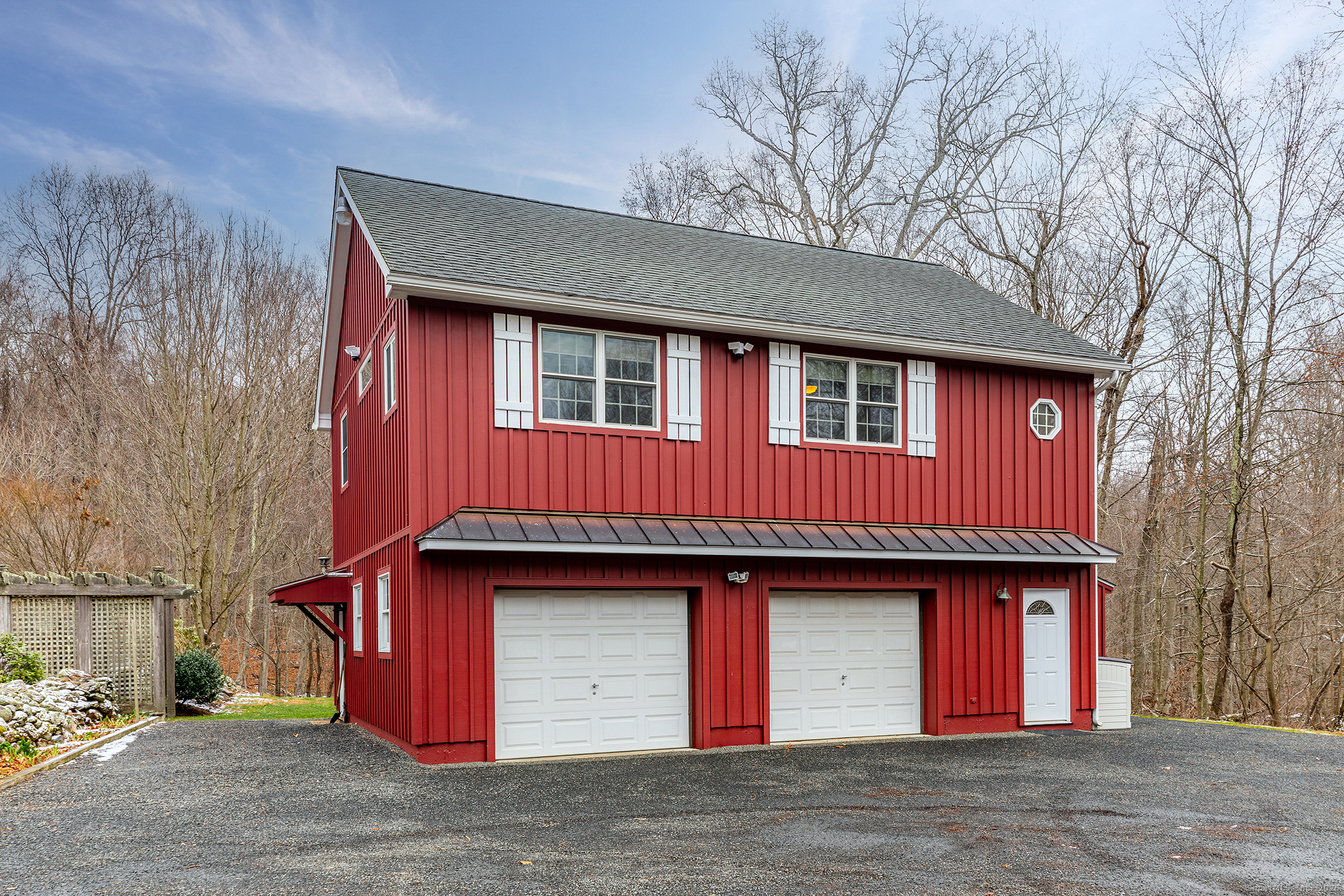 346 Southbury Road Roxbury, CT 06783 - Photo 1 of 1 a building with a street
