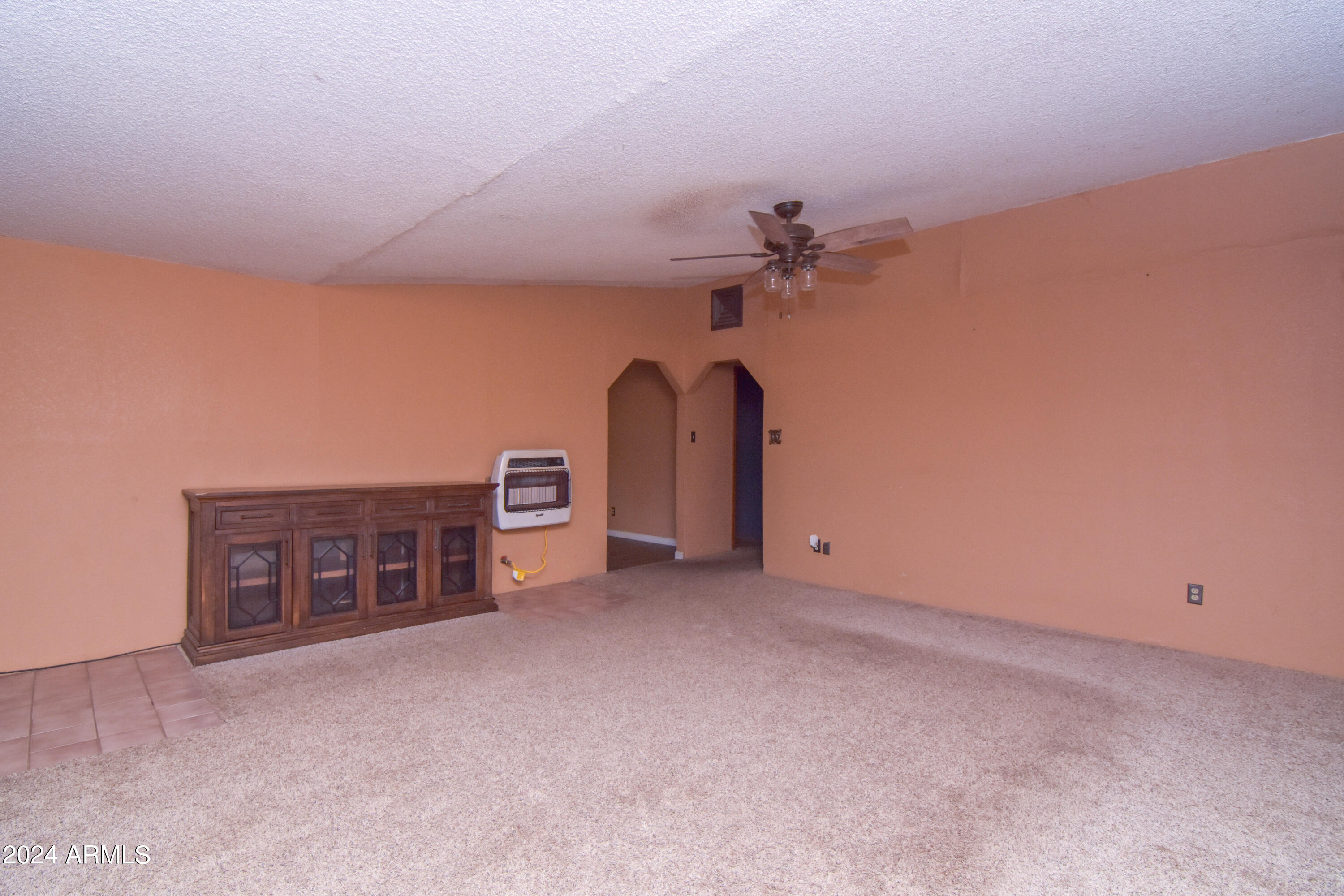 12380 East Stagecoach Road Mayer, AZ 86333 - Photo 19 of 43 17Familyroom