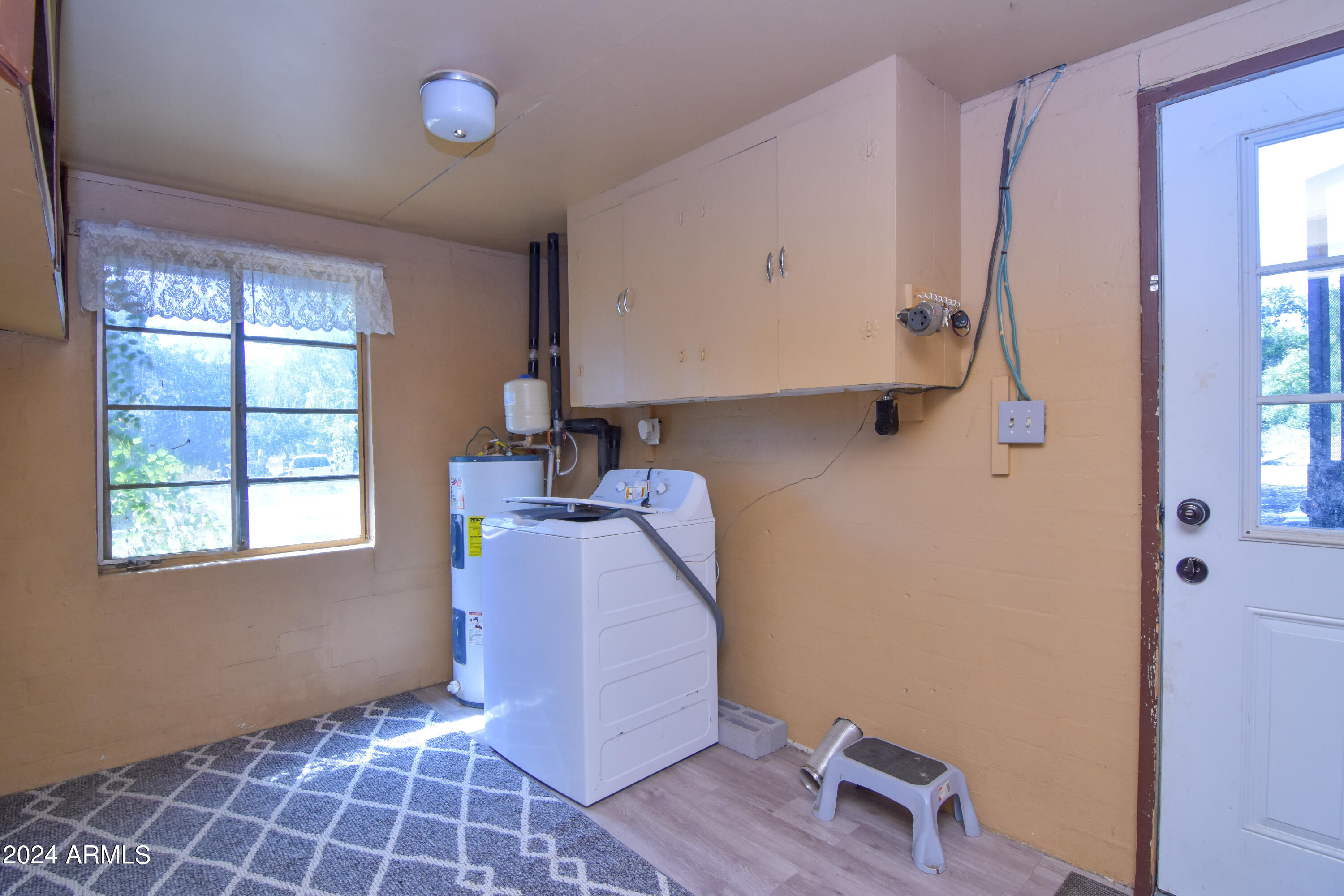 12380 East Stagecoach Road Mayer, AZ 86333 - Photo 9 of 43 9Laundry