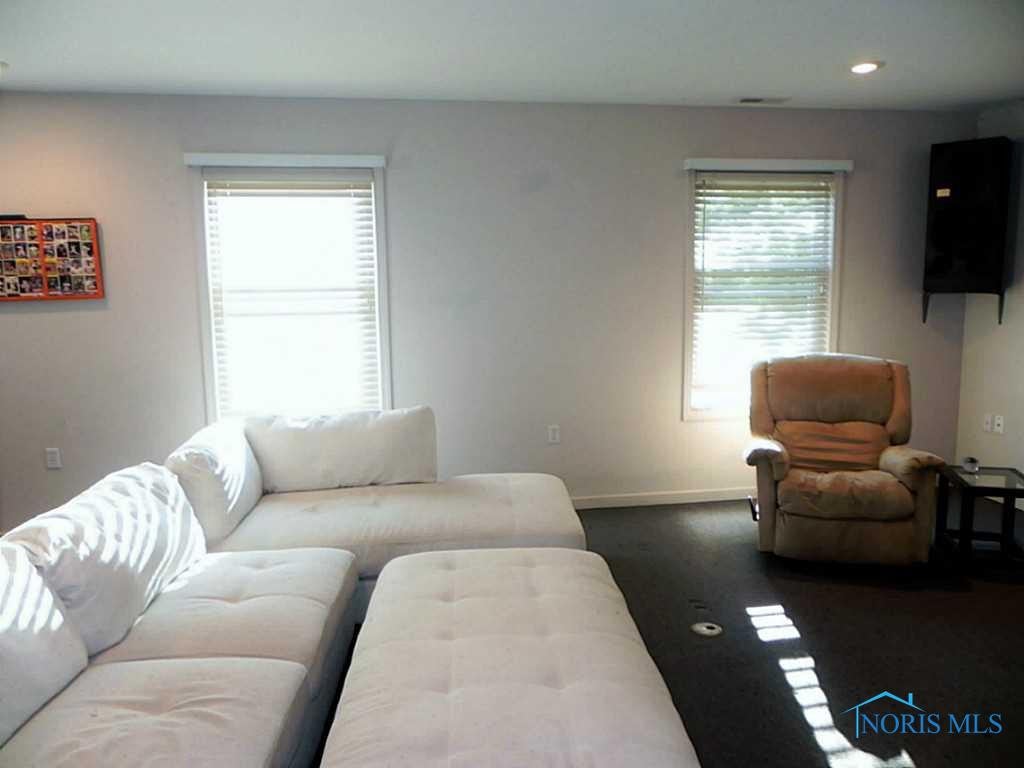 4433 Bowen Road Toledo, OH 43613 - Photo 5 of 20 Rec Room.