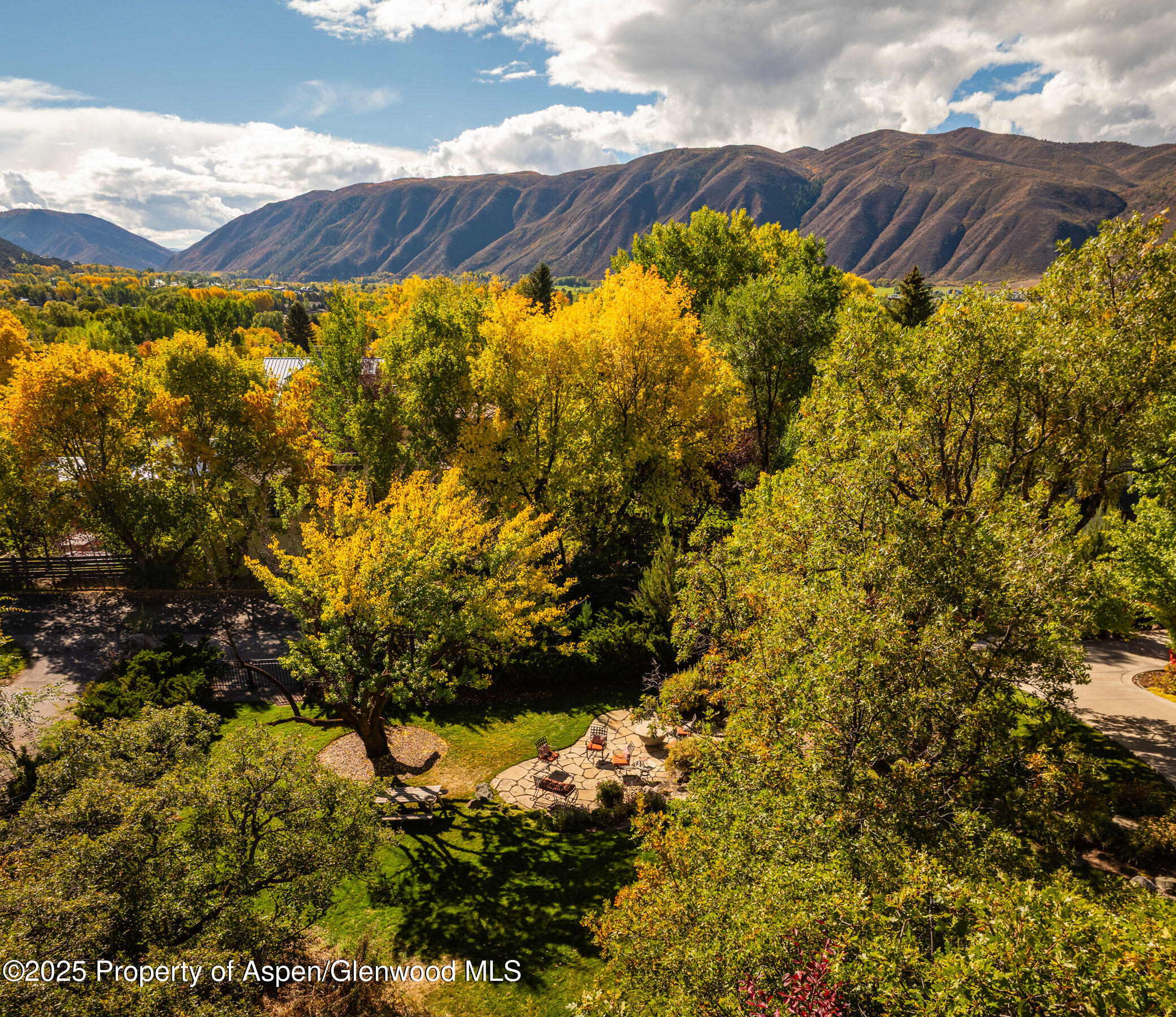 128 Hillside Drive Basalt, CO 81621 - Photo 4 of 39 128Hillside_DASH17