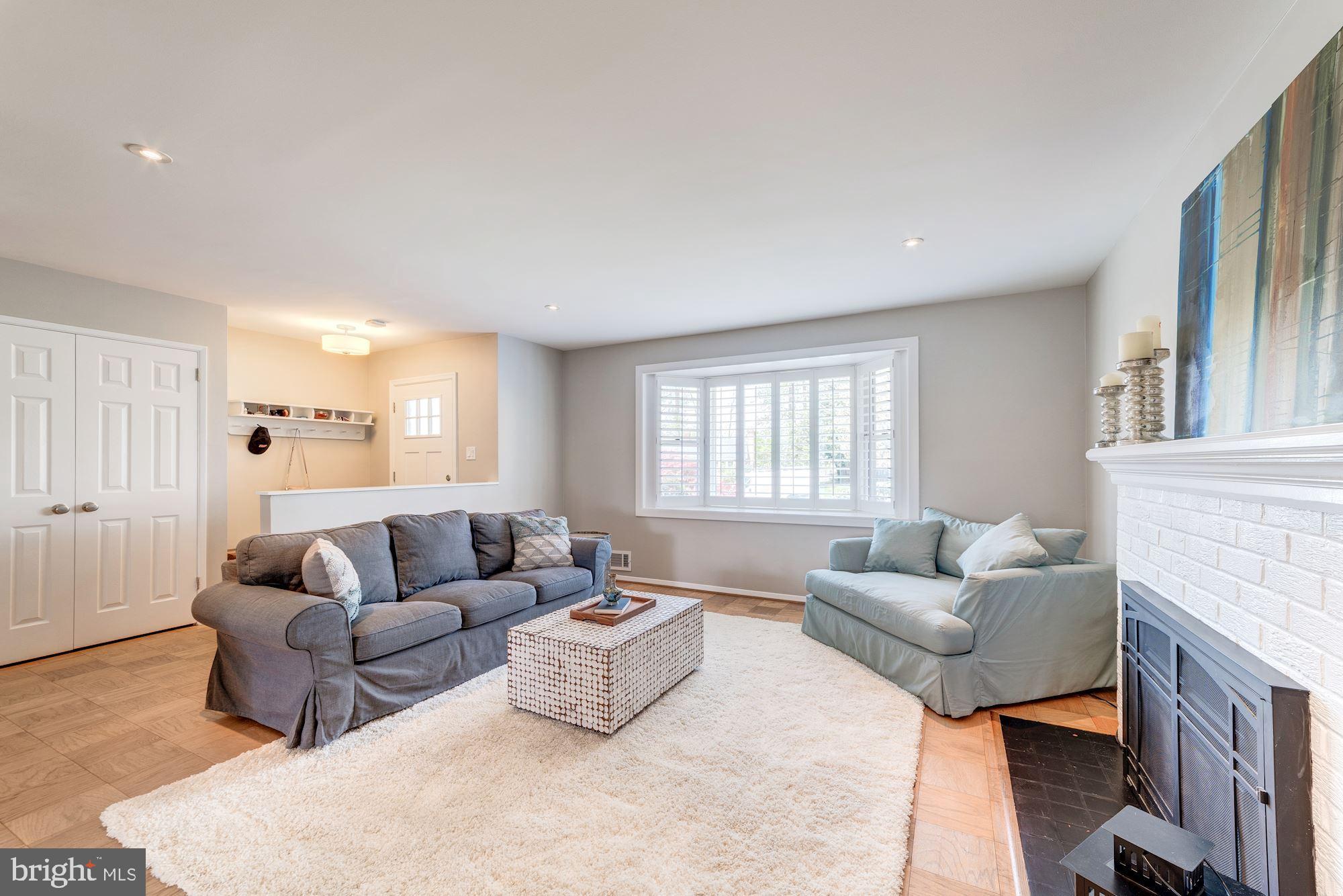 5359 Ravensworth Road Springfield, VA 22151 - Photo 5 of 31