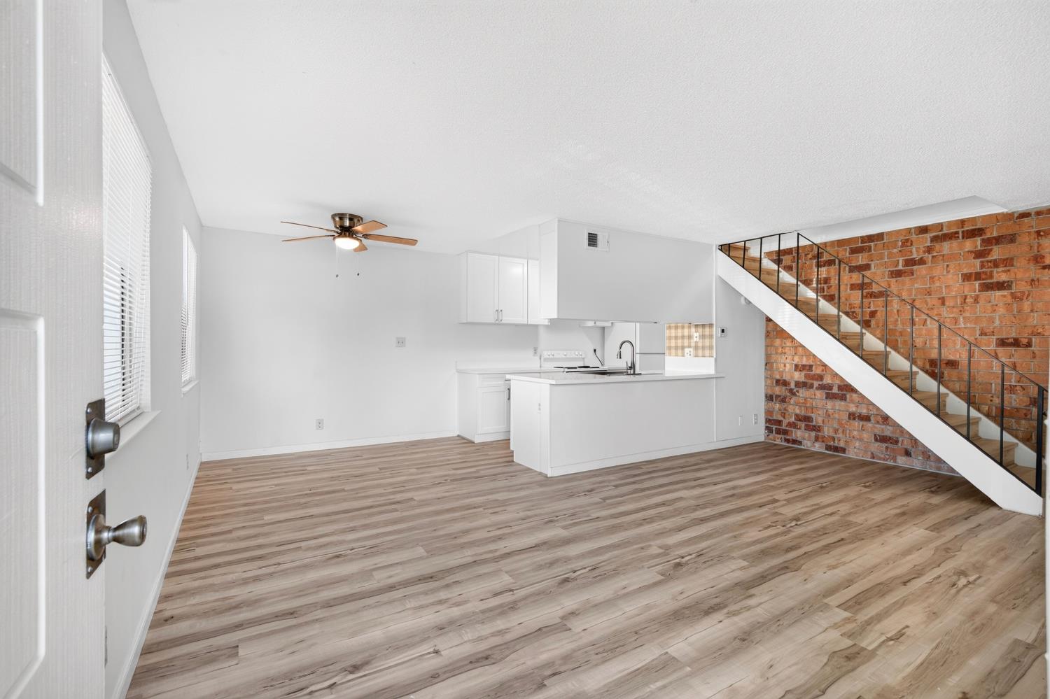 440 East Bianchi Road, Unit 2 Stockton, CA 95207 - Photo 6 of 32