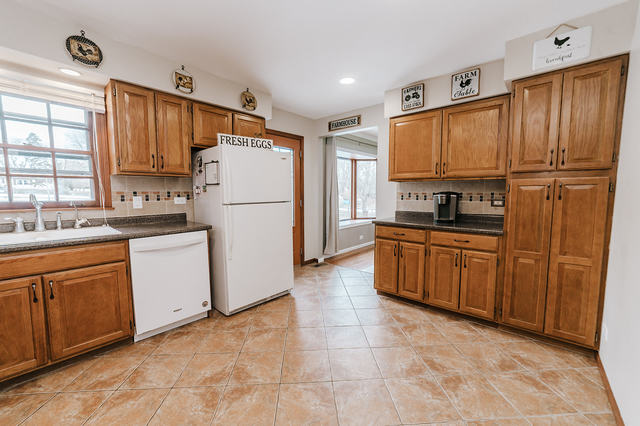 7N784 Sycamore Road St. Charles, IL 60175 - Photo 6 of 34 Gallery Image 6