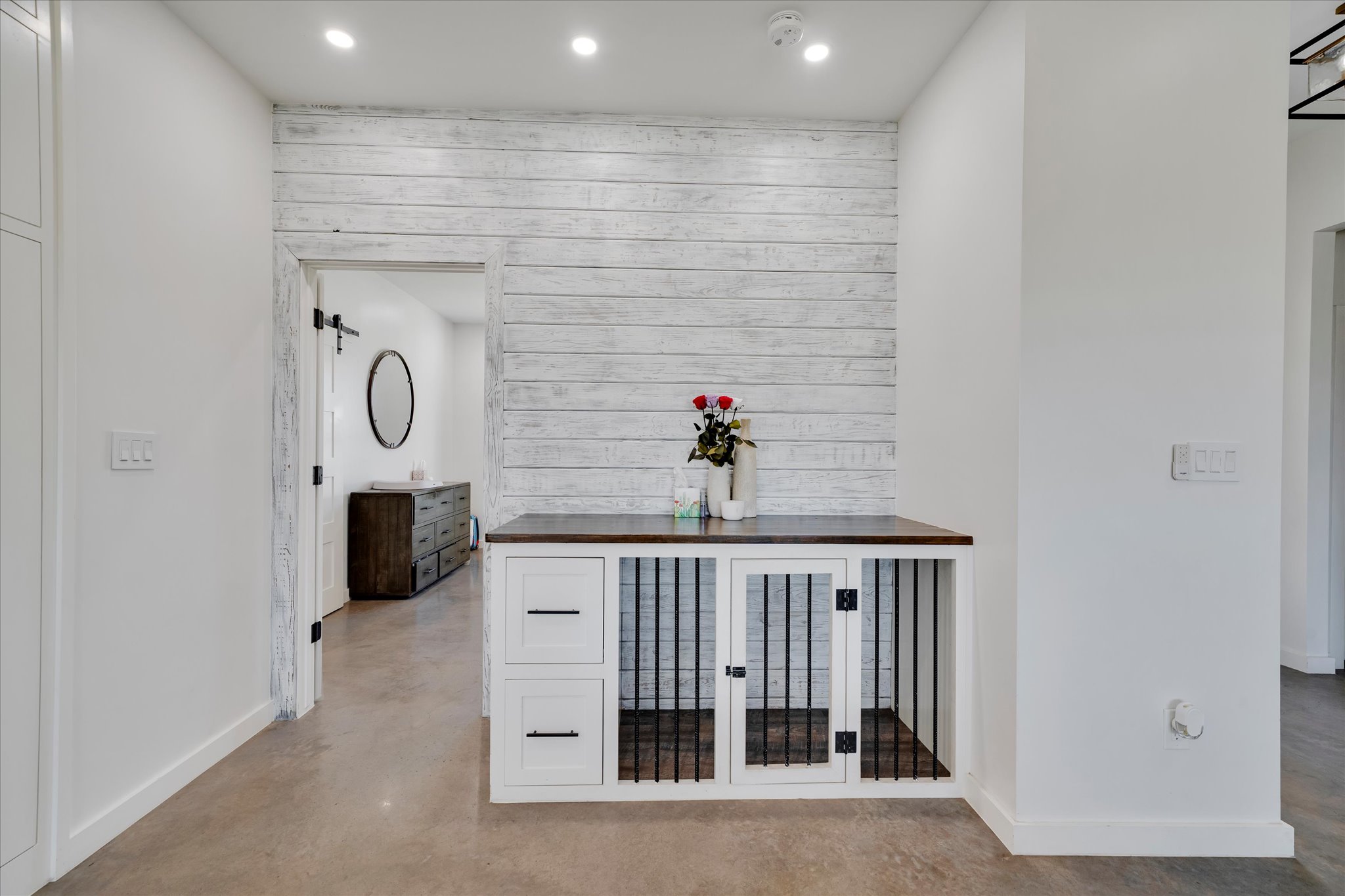 1611 Johnson Street Marble Falls, TX 78654 - Photo 14 of 40 a view of entryway with hallway