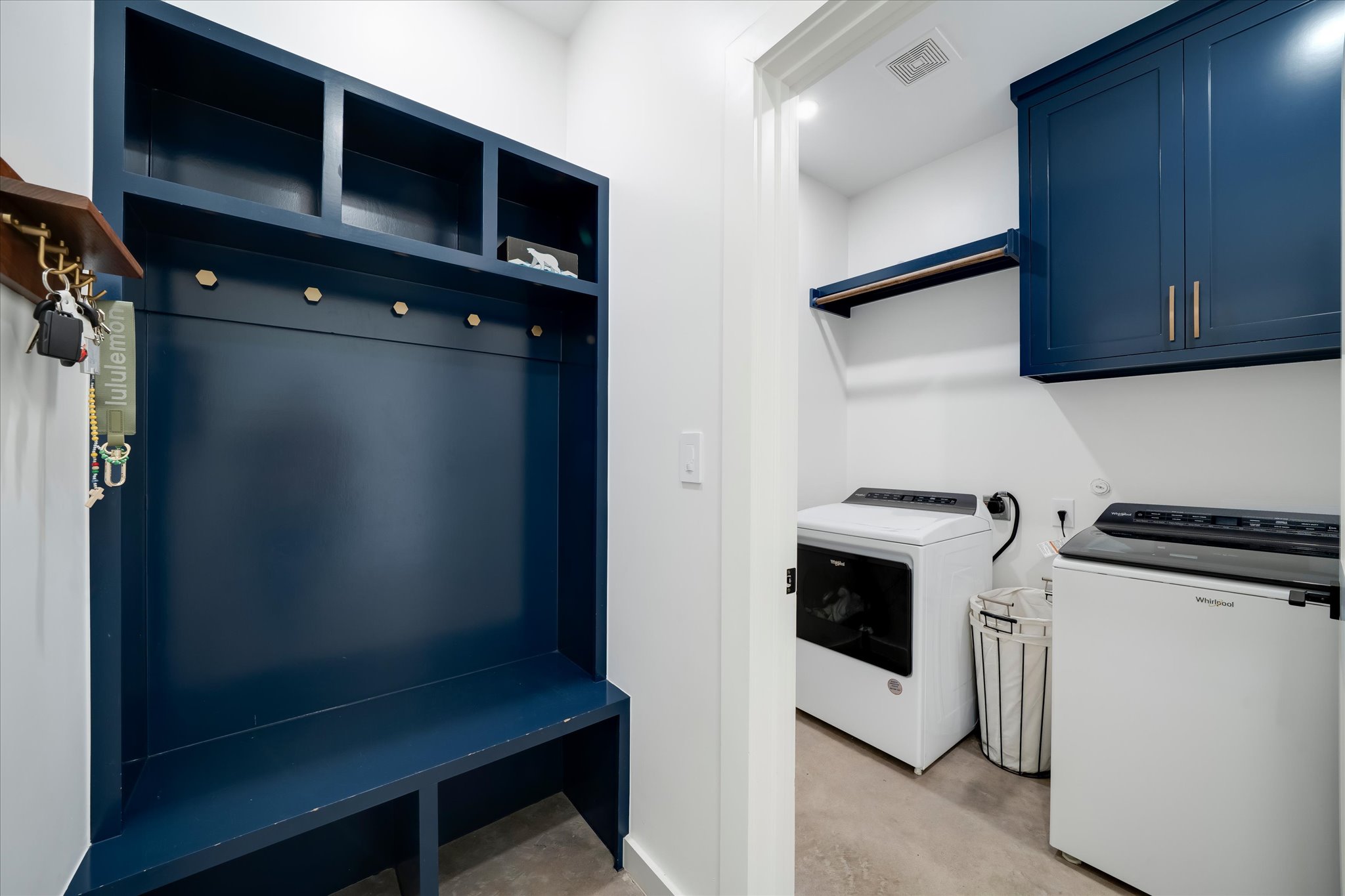 1611 Johnson Street Marble Falls, TX 78654 - Photo 27 of 40 a kitchen with stainless steel appliances a stove and a microwave