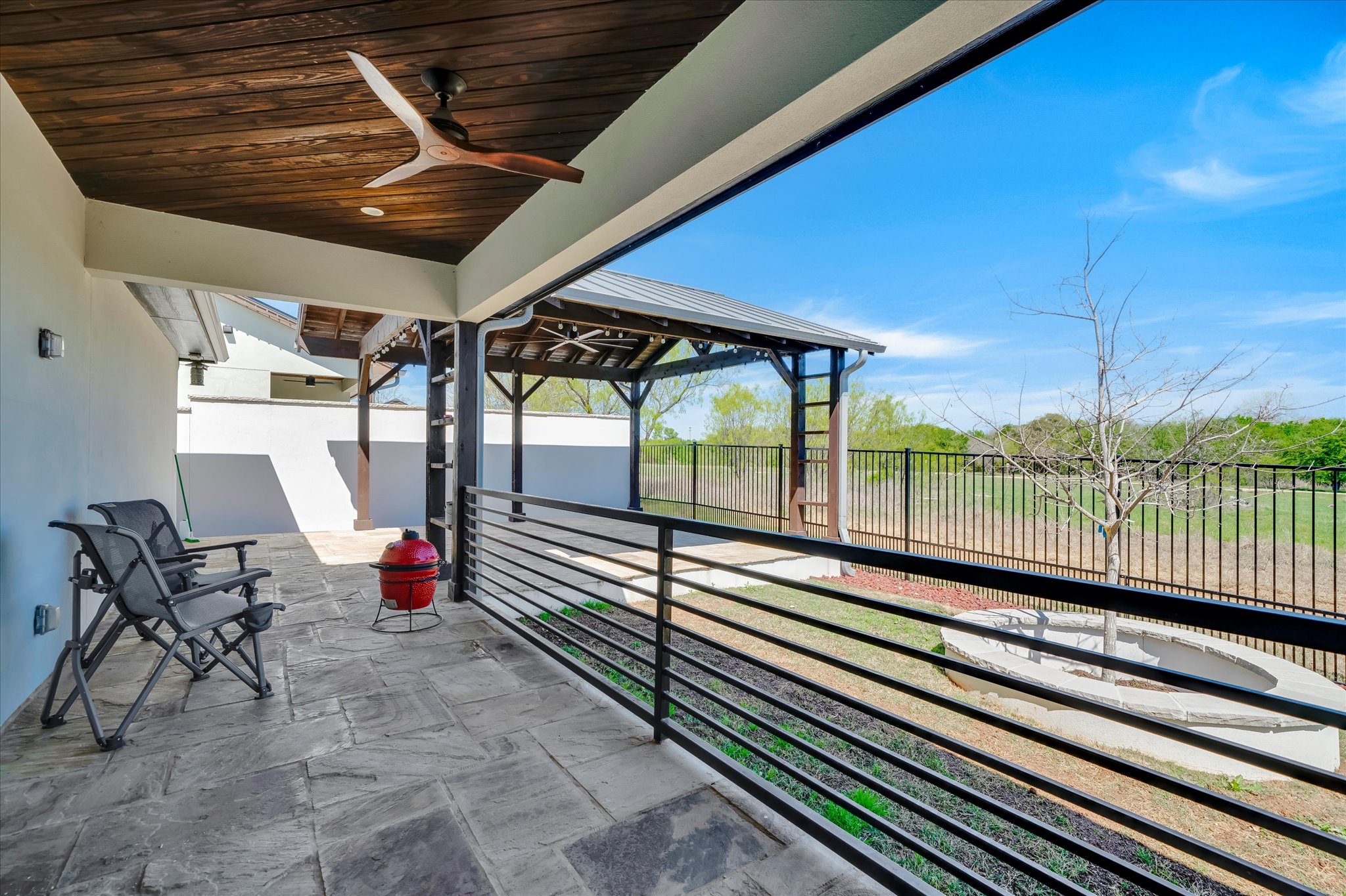 1611 Johnson Street Marble Falls, TX 78654 - Photo 28 of 40 a view of railway station with sitting area