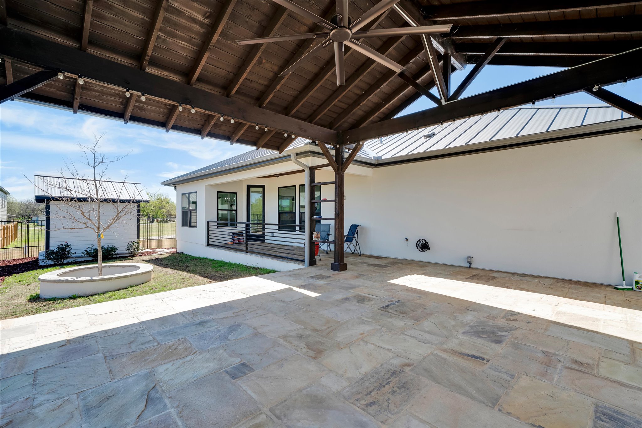 1611 Johnson Street Marble Falls, TX 78654 - Photo 31 of 40 a view of a garage