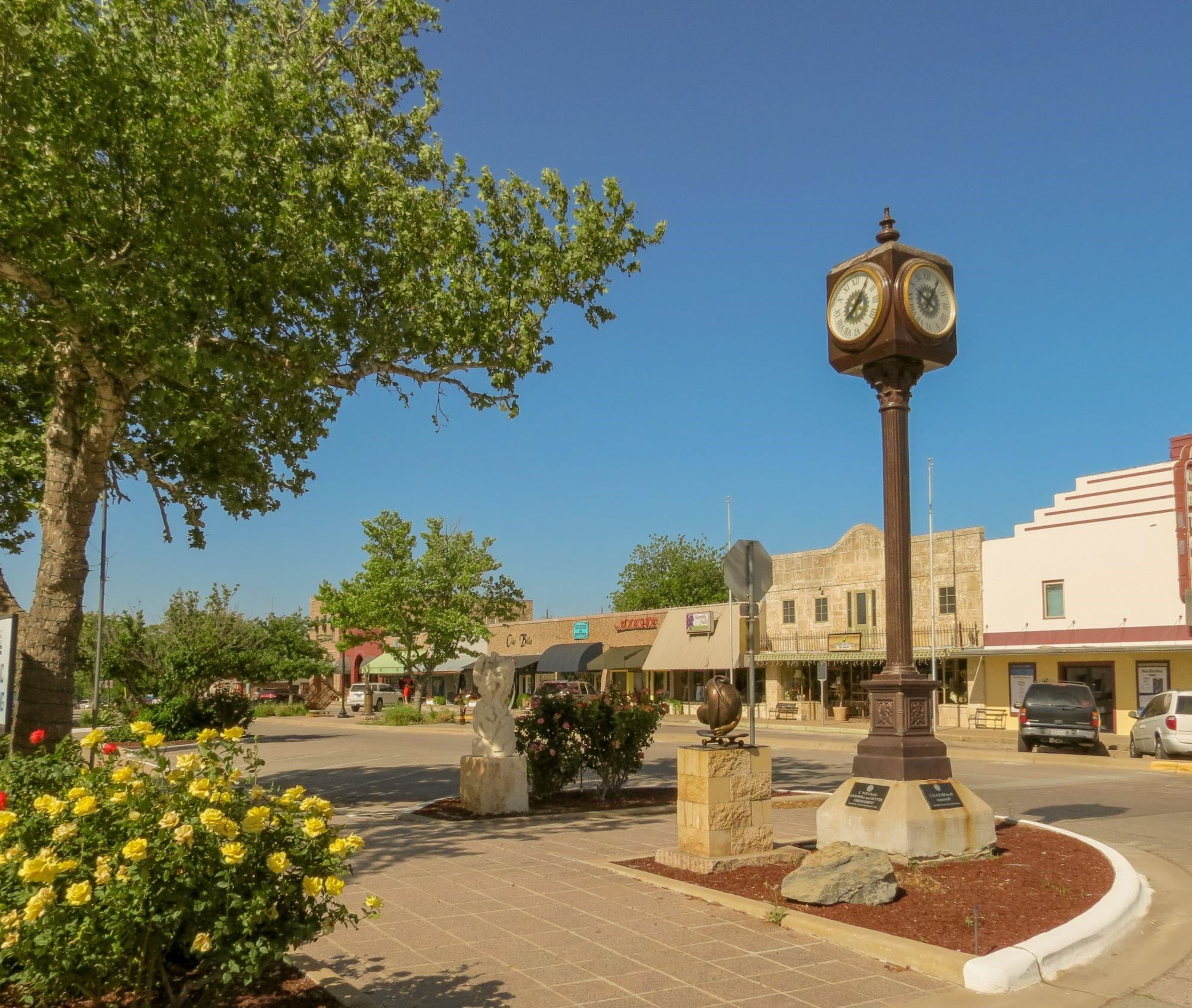 1611 Johnson Street Marble Falls, TX 78654 - Photo 37 of 40 a front view of a building with garden