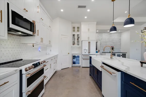 $439,000 | 1611 Johnson Street, Marble Falls, TX 78654