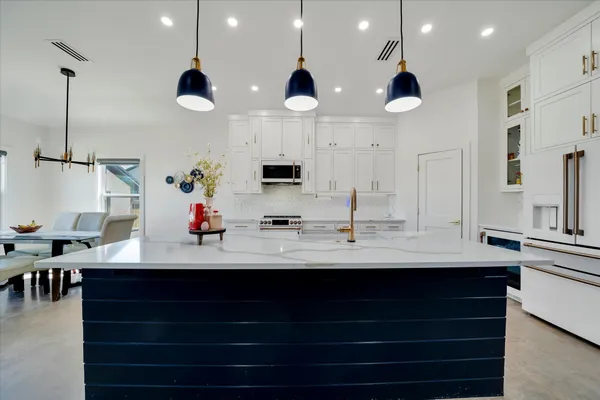 $439,000 | 1611 Johnson Street, Marble Falls, TX 78654