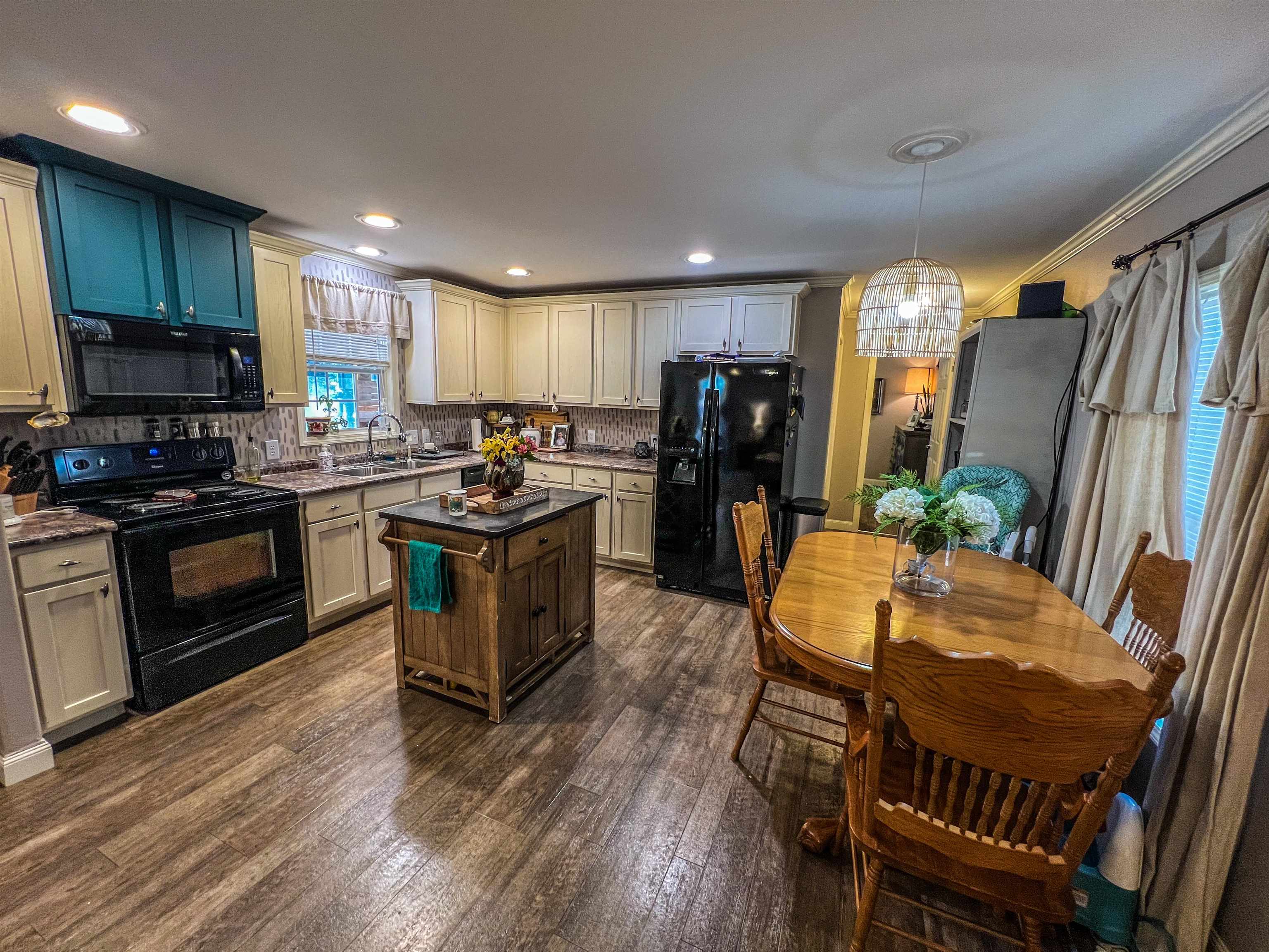 9492 Brighton Avenue Elberta, AL 36530 - Photo 7 of 38 Kitchen