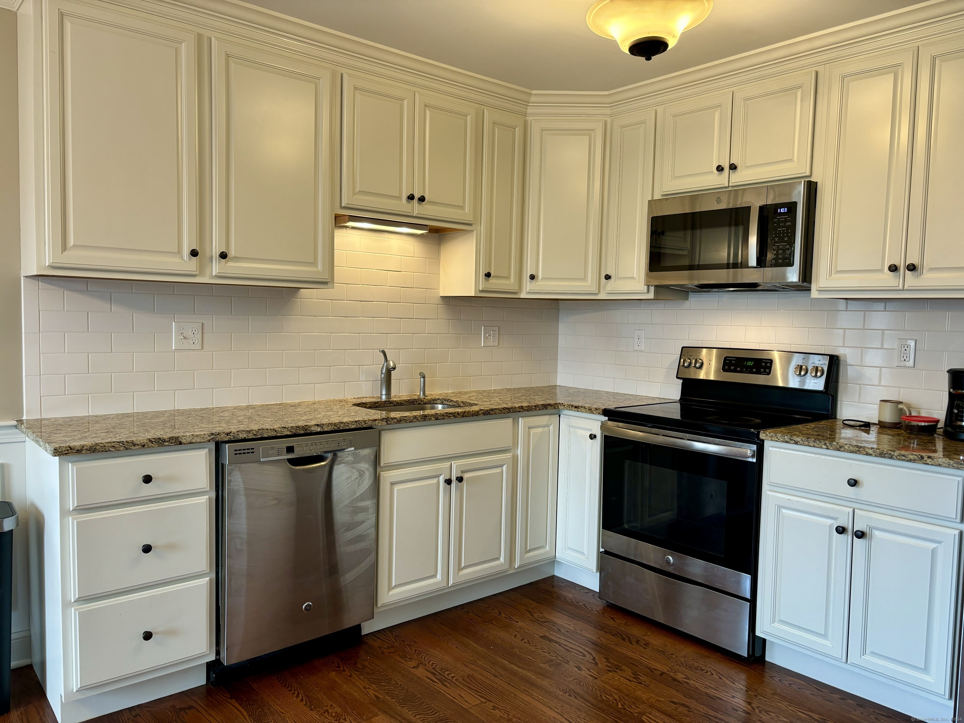 67 West Main Street, Unit 421 Clinton, CT 06413 - Photo 4 of 15