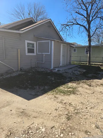 $1,595 | 2051 Martin Luther King Drive, San Antonio, TX 78203