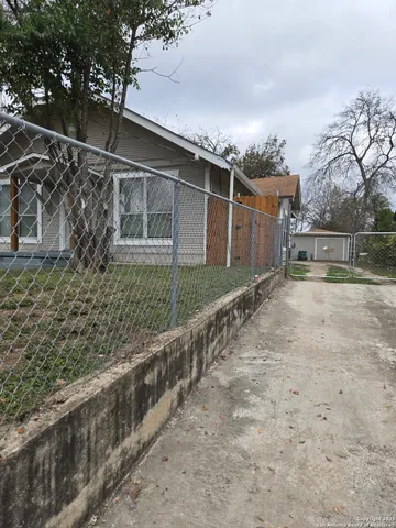 $1,595 | 2051 Martin Luther King Drive, San Antonio, TX 78203