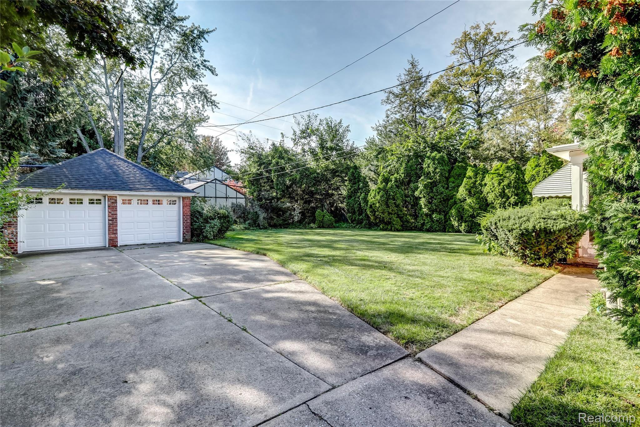 1041 Yorkshire Road Grosse Pointe, MI 48230 - Photo 34 of 35 1041 Yorkshire Road, Grosse Pointe Park, MI-34.jpg-FULL