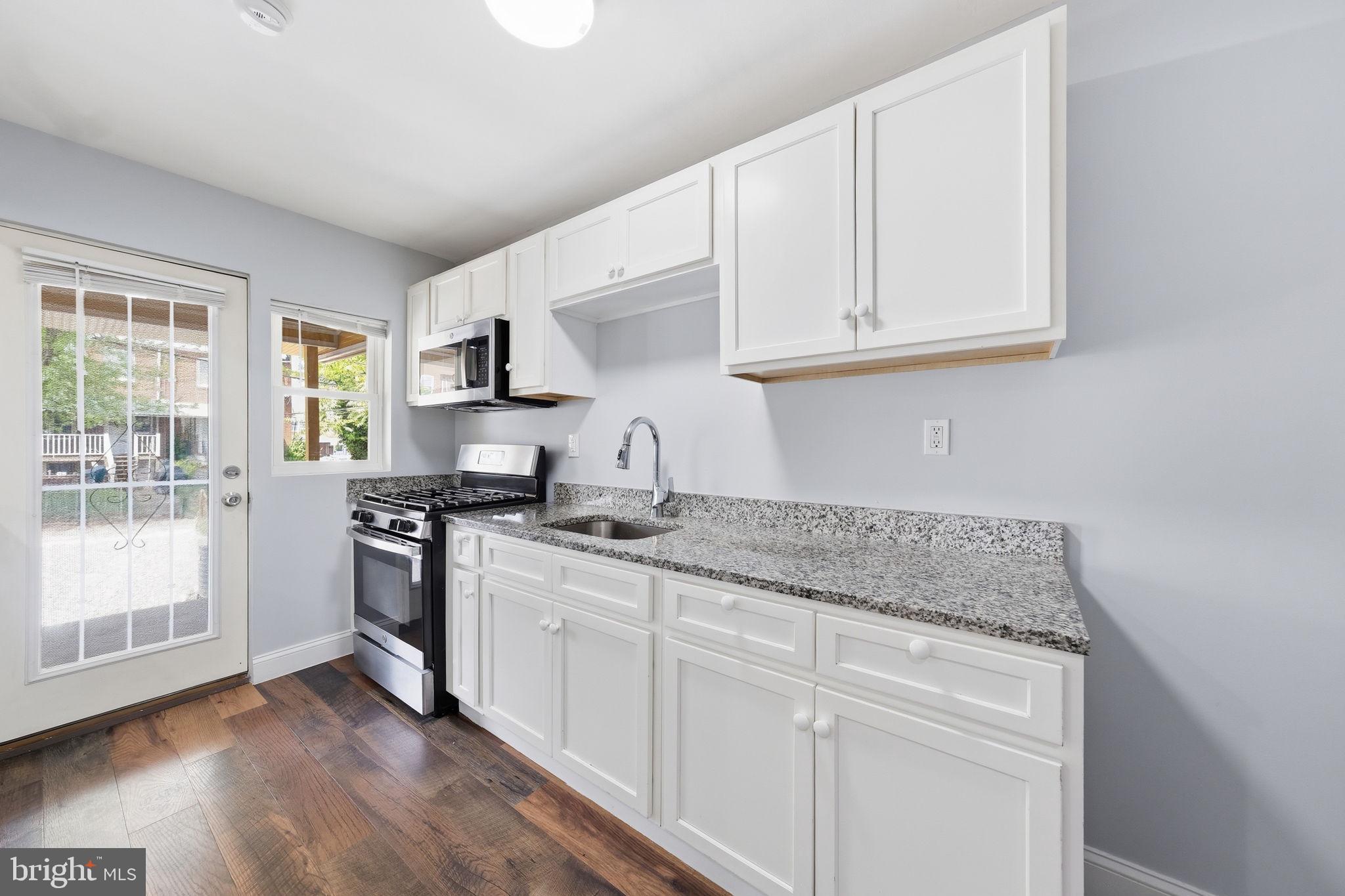 636 Hillview Road Baltimore, MD 21225 - Photo 5 of 19 Galley Kitchen