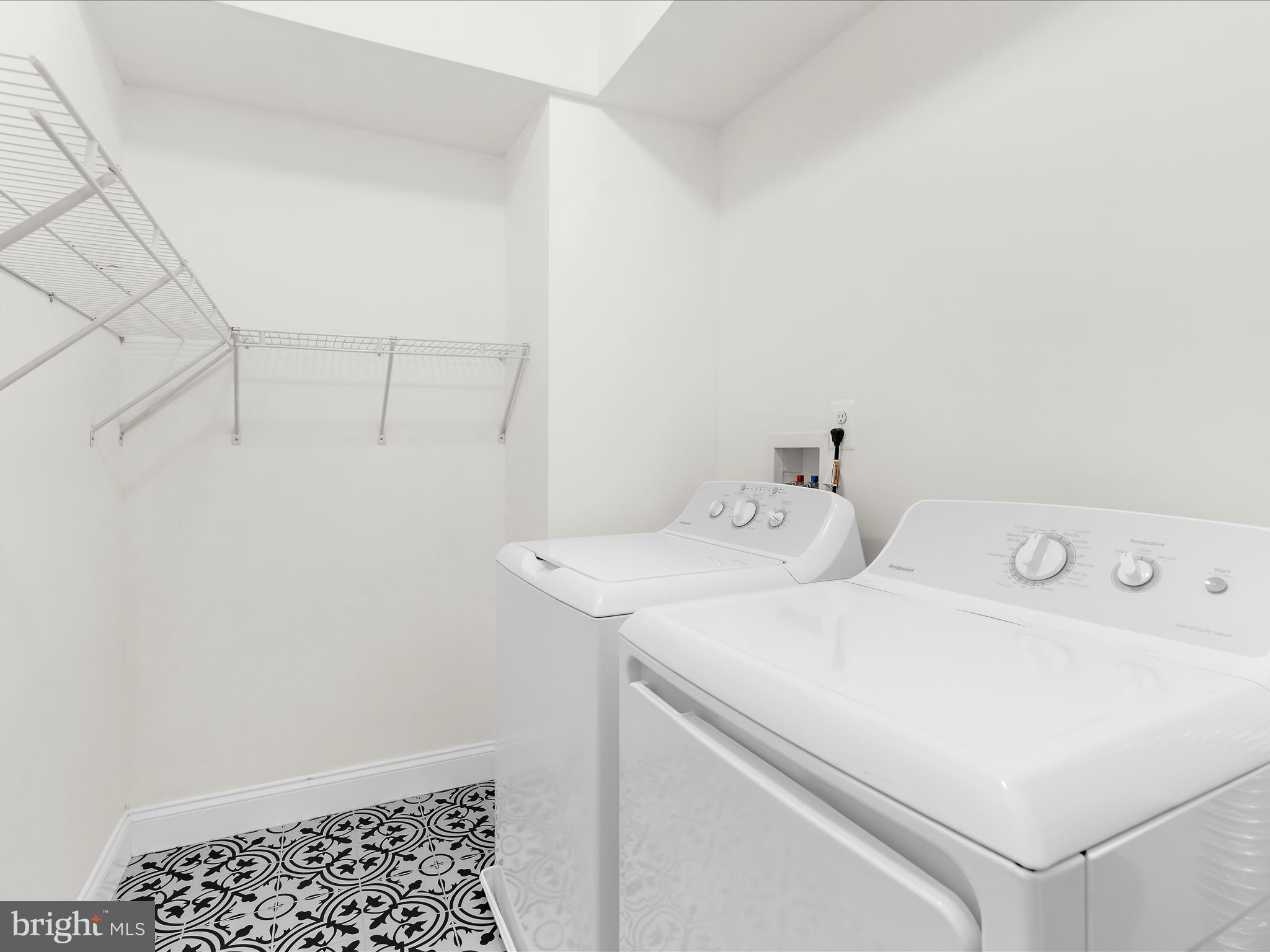 505 Mosher Street Baltimore, MD 21217 - Photo 18 of 46 a utility room with dryer and washer