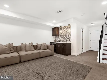 $385,000 | 505 Mosher Street, Baltimore, MD 21217