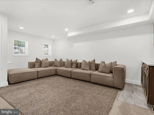 $385,000 | 505 Mosher Street, Baltimore, MD 21217