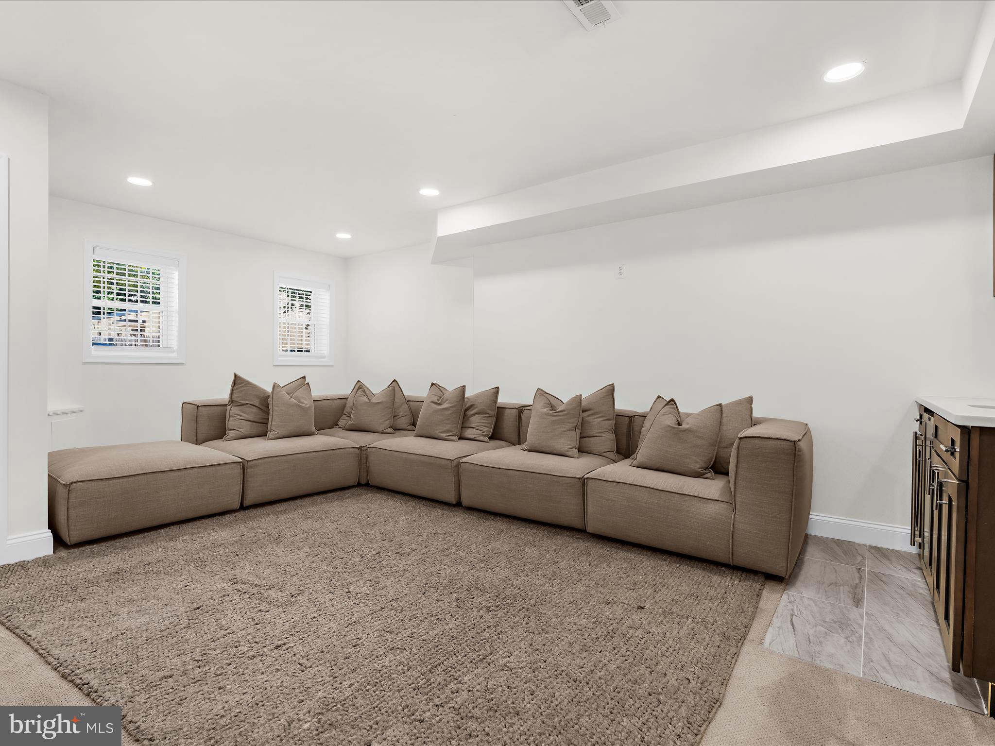 505 Mosher Street Baltimore, MD 21217 - Photo 35 of 46 a living room with furniture and a couch