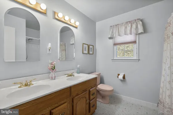 $779,000 | 4 Ansted Court, Silver Spring, MD 20905