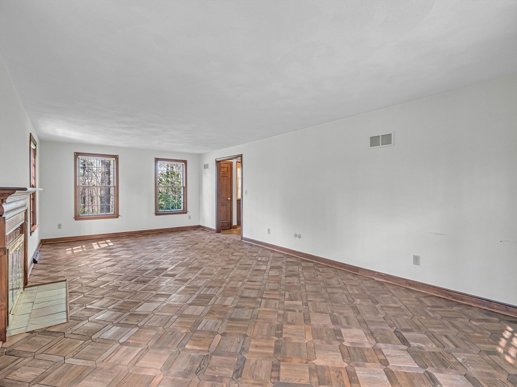 29 Brady Loop Andover, MA 01810 - Photo 8 of 40 Gallery Image 8