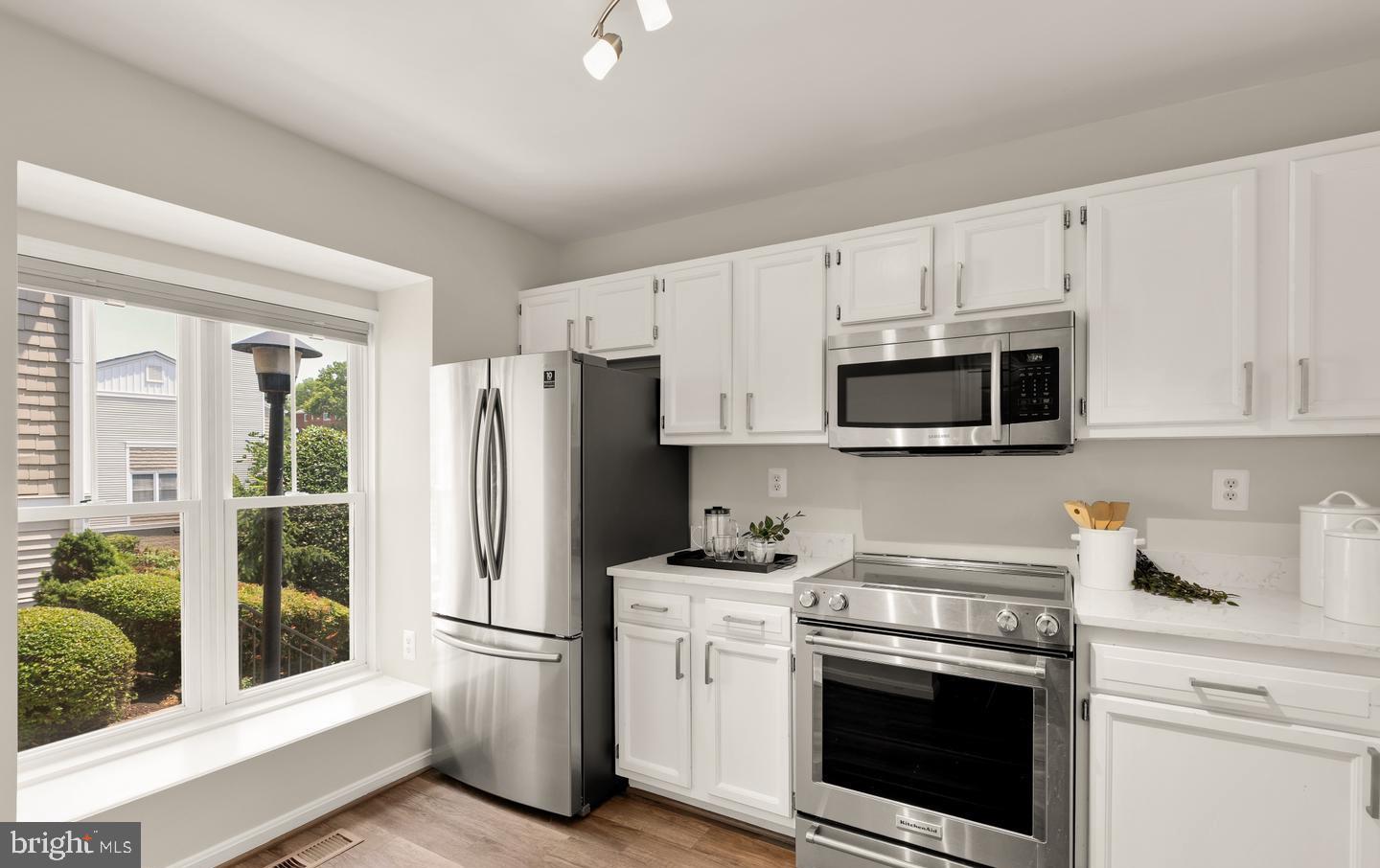 3831 9th Road South Arlington, VA 22204 - Photo 2 of 12 Gallery Image 2