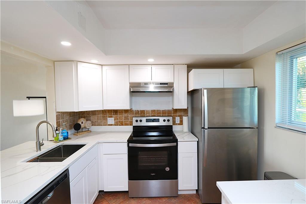 1004 Manatee Road, Unit H202 Naples, FL 34114 - Photo 5 of 29
