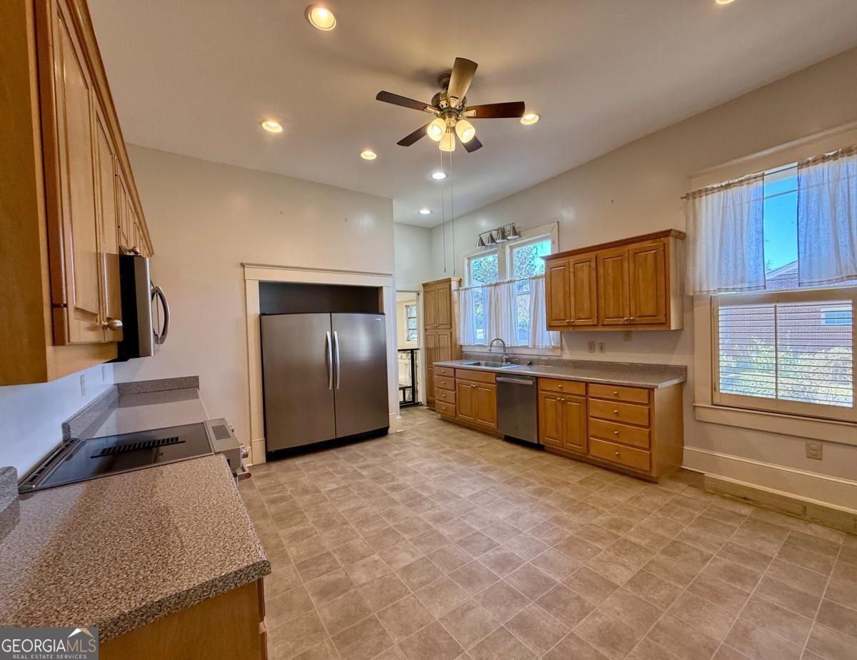 308 Church Street Vienna, GA 31092 - Photo 11 of 47