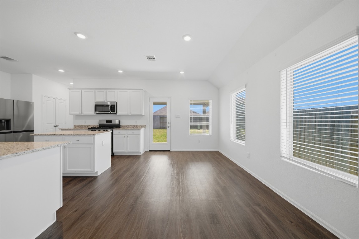 14226 Overbrook Willow Way Rosharon, TX 77583 - Photo 12 of 37