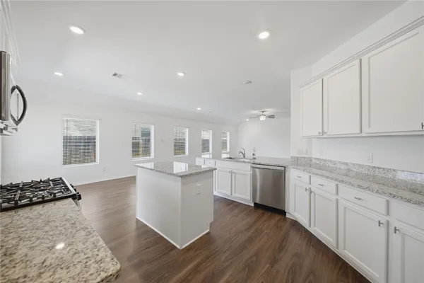 $2,500 | 14226 Overbrook Willow Way, Rosharon, TX 77583