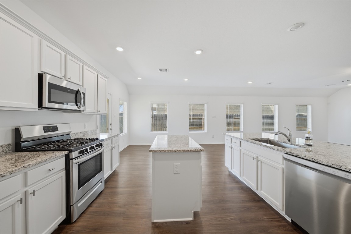 14226 Overbrook Willow Way Rosharon, TX 77583 - Photo 15 of 37