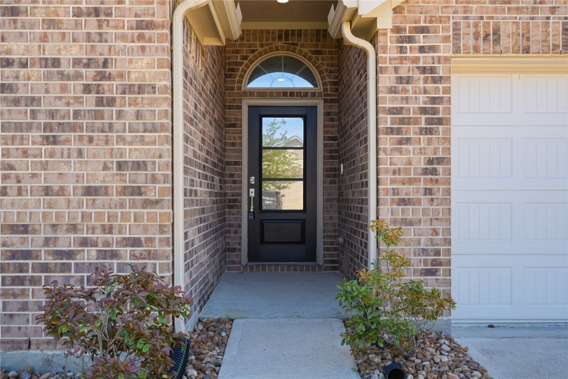 14226 Overbrook Willow Way Rosharon, TX 77583 - Photo 3 of 37