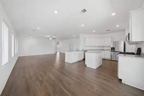 $2,500 | 14226 Overbrook Willow Way, Rosharon, TX 77583