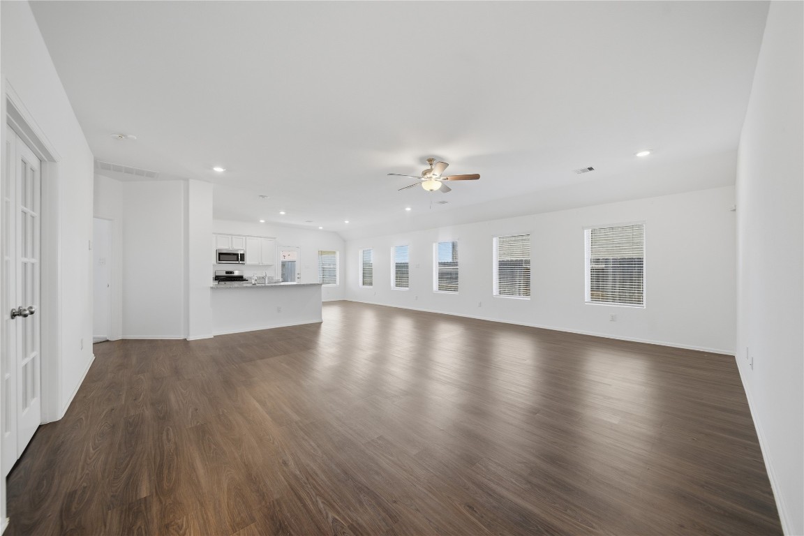 14226 Overbrook Willow Way Rosharon, TX 77583 - Photo 10 of 37