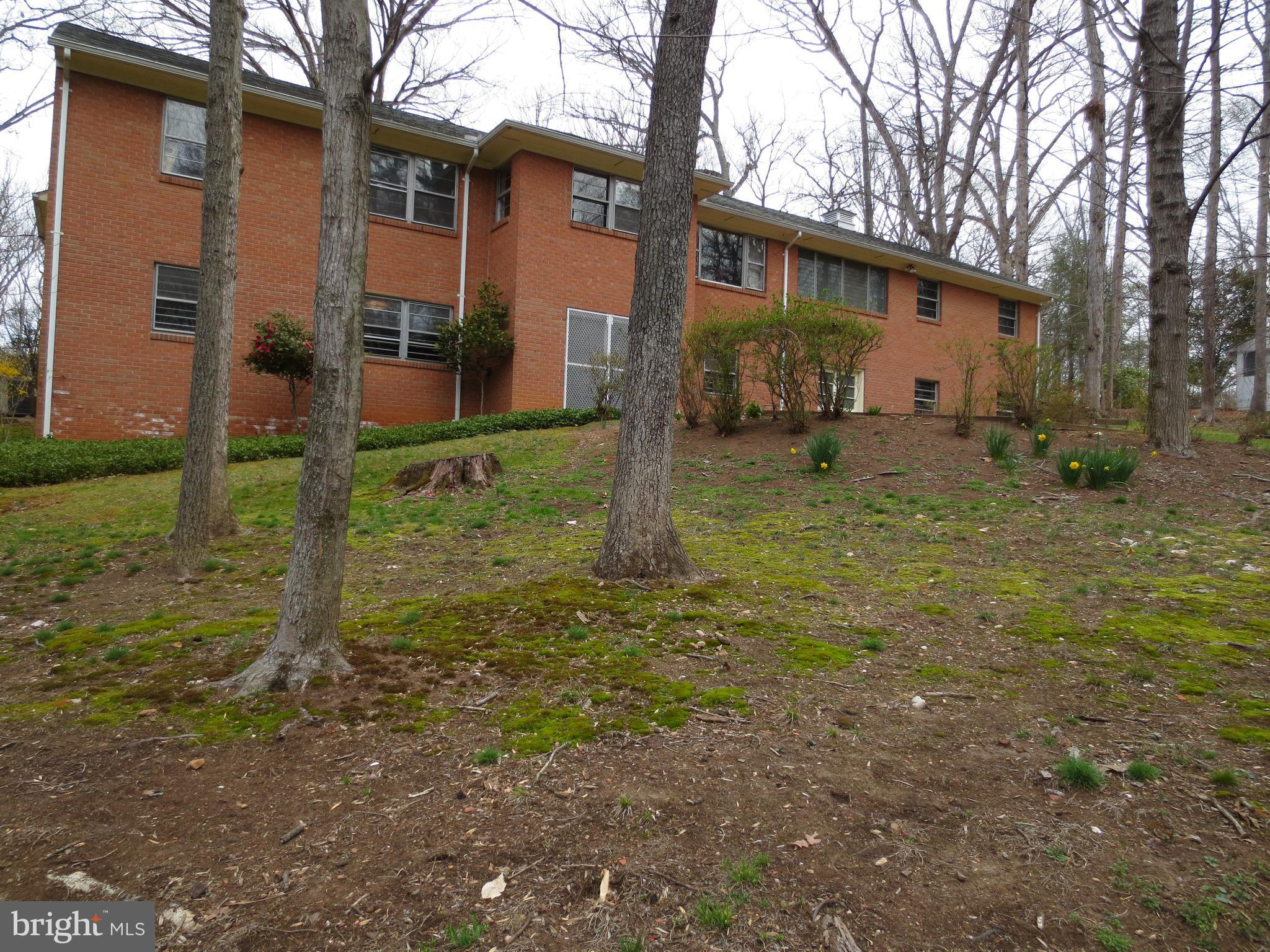 931 Saigon Road McLean, VA 22102 - Photo 8 of 9 Exterior (Rear)