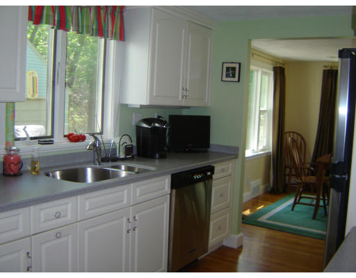 10 Perry Road Natick, MA 01760 - Photo 5 of 12