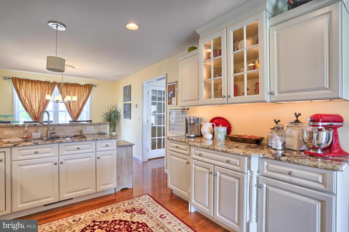 740 Wallingford Road Lititz, PA 17543 - Photo 13 of 38