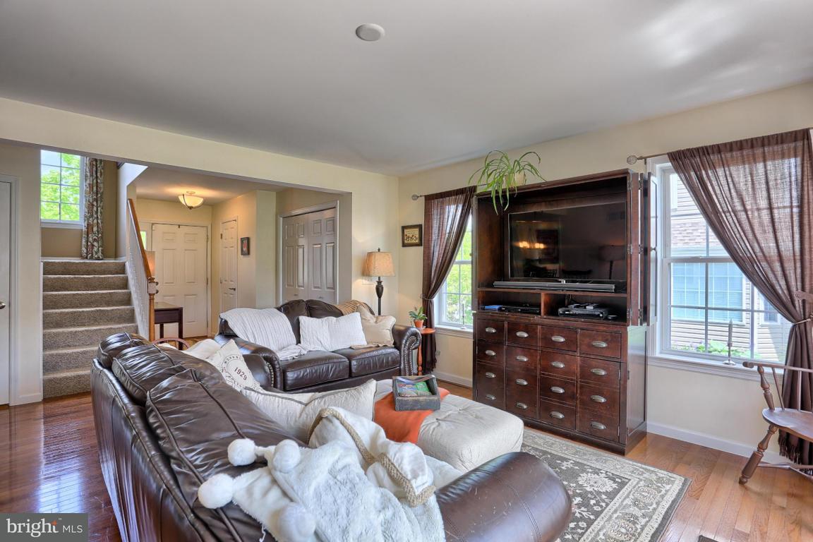 740 Wallingford Road Lititz, PA 17543 - Photo 5 of 38