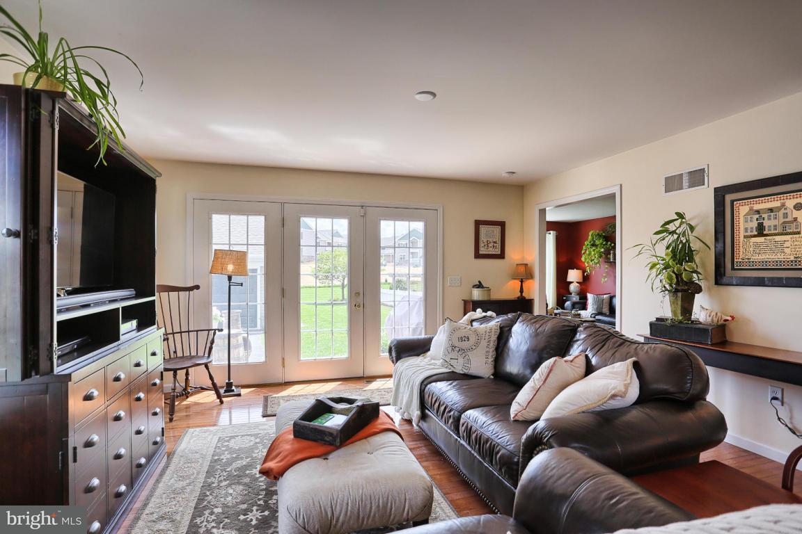 740 Wallingford Road Lititz, PA 17543 - Photo 7 of 38