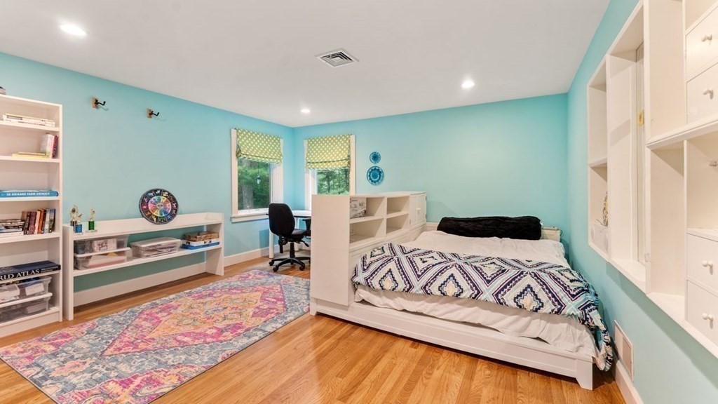 23 Colgate Road Wellesley, MA 02482 - Photo 24 of 32 a view of a living room