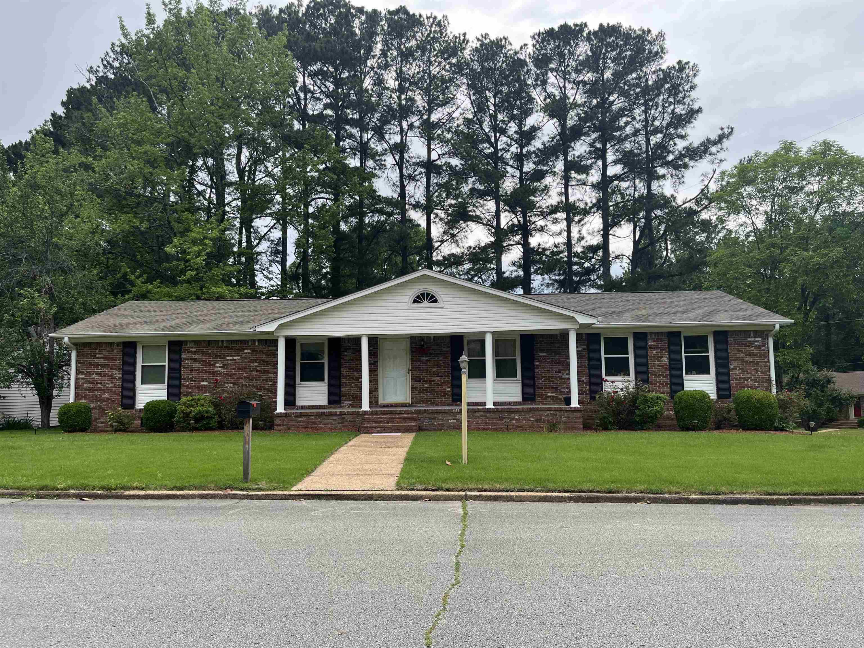 23 Ridgedale Drive Jackson, TN 38305 - Photo 1 of 22 Photo 1