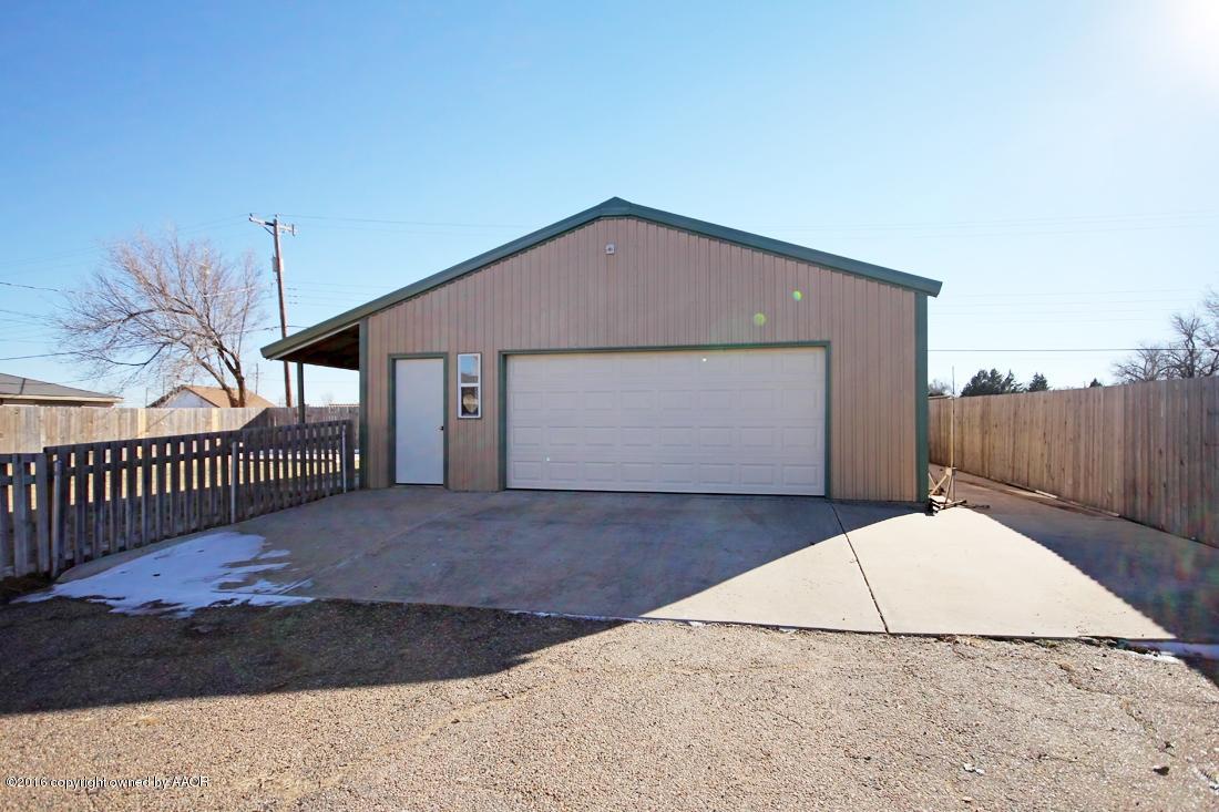 4213 Farmers Avenue Amarillo, TX 79110 - Photo 20 of 24 a view of backyard of house